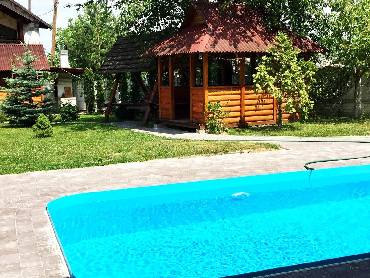 Котетж У Вілла Діола Kosiv Exterior foto